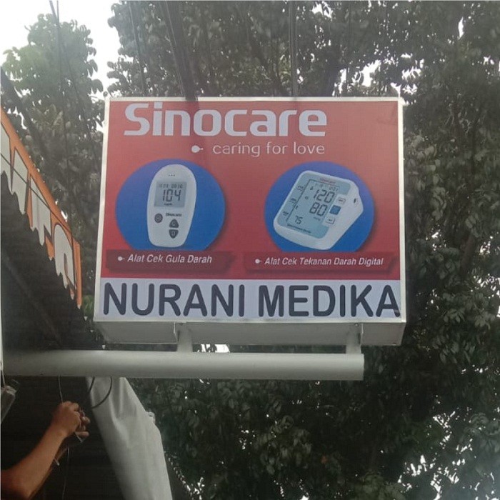 Neon Box Sinocare 100x80 cm 2 sisi Semarang