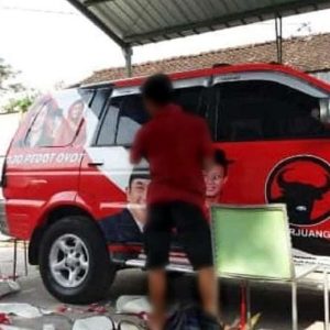 Branding Mobil Sampang