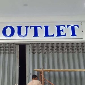 Bikin Huruf Timbul di Manado